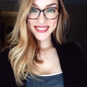 Meet your Posher, Hannah